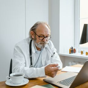 Dr. Jan Janssens